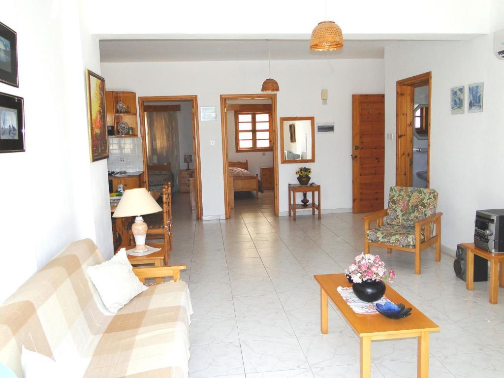 Ampelokipi Holiday Apartments Pissouri Phòng bức ảnh